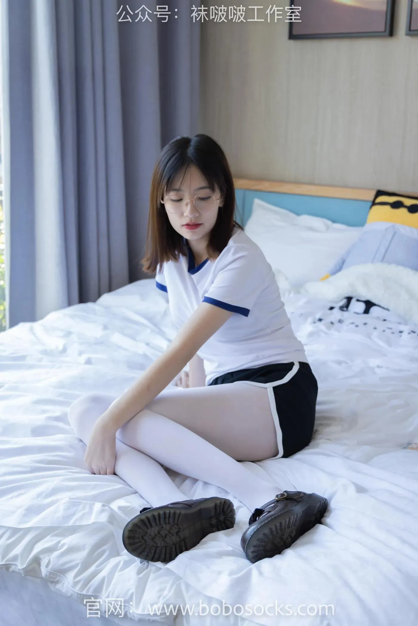 [BoBoSocks袜啵啵]NO.108 小甜豆-皮鞋、厚白丝、踩奶油蛋糕剧情 [137P]插图5